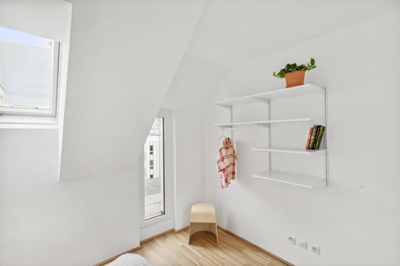 Apartment Ding Design In Brigittenau *