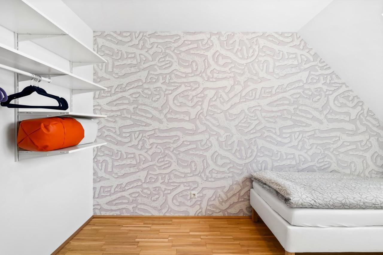 Apartment Ding Design In Brigittenau *