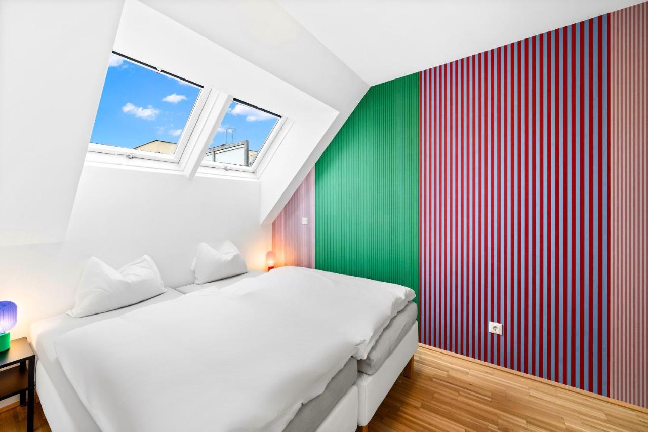 Apartment Ding Design In Brigittenau *