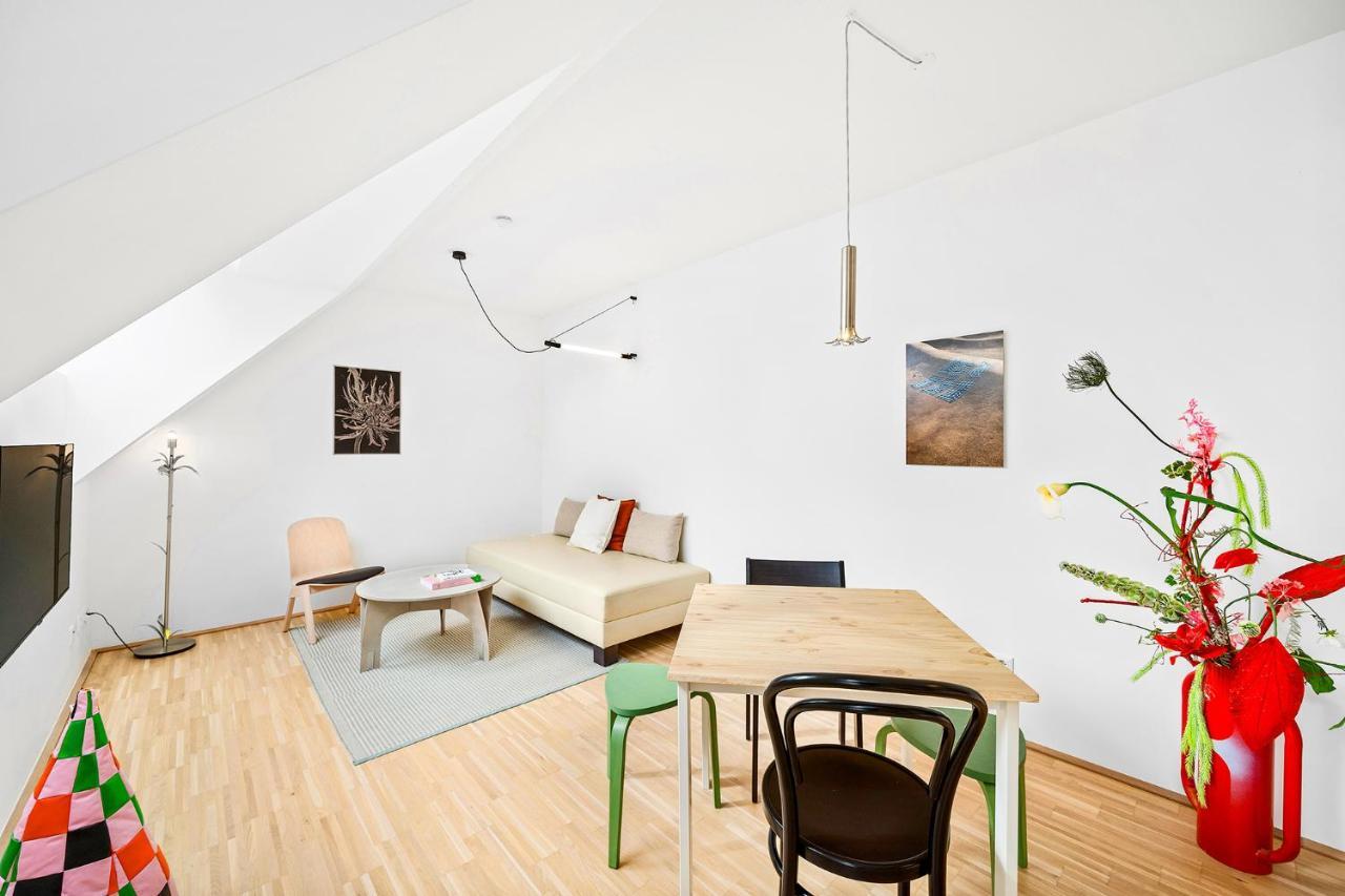 Apartment Ding Design In Brigittenau *
